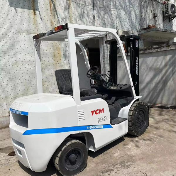 3ton Japan Original Diesel Forklift for Engineering Construction Needs and Solutions