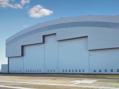 Prefab Curve Roofing System Steel Aircraft Hangars With Electrical Slide Doors