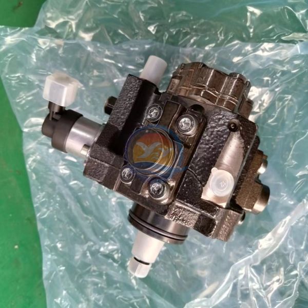 SK130-8 SK140-8 SK135SR Diesel Fuel Pump D04FR Fuel Injection Pump 32G61-00300 VA32G6100300 VA32G61-00300 0445020083 for Kobelco