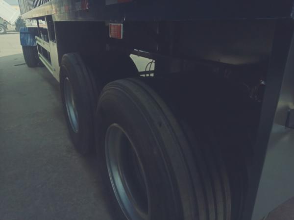 Waterproof o pneu azul do eixo 315/80R22.5 da cor FUWA semi dos reboques resistentes da porta traseira