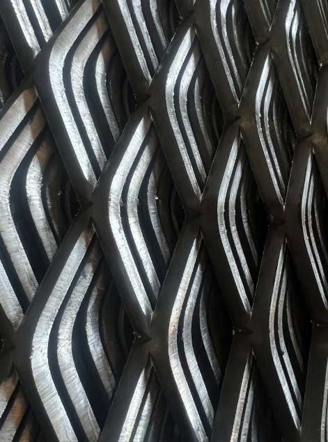 Diamond Expanded Metal Wire Mesh with Stable Structure and Customizable Ventilation