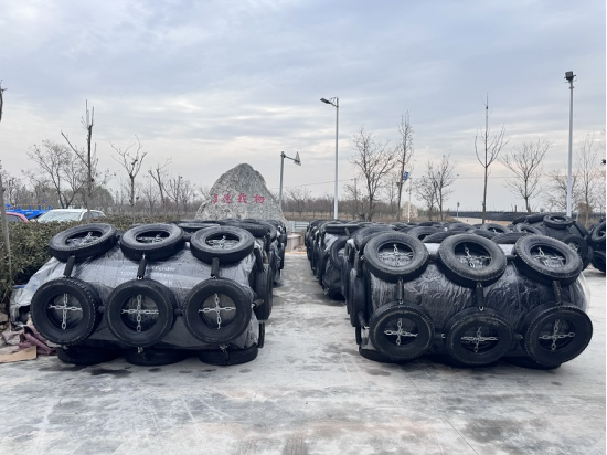 Морской плавучий док Пенообразованный твердый материал EVA для защиты лодок