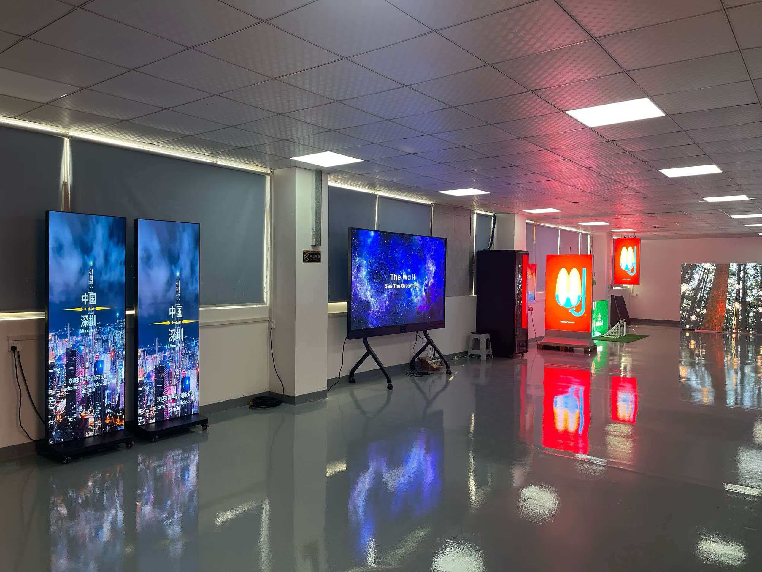 High Definition Indoor Fine Pitch LED Video Wall Display With 1.25mm 160° Viewing Angle