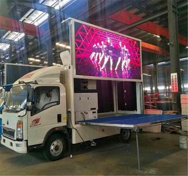 Waterproof Digital Advertising Truck 90km/H , Electronic Billboard Truck Loop Ventilation