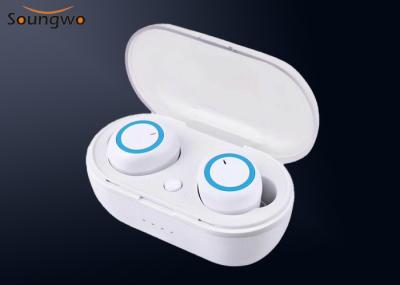 Nos fones de ouvido estereofônicos sem fio IP6 Bluetooth da orelha CVC6.0 TWS na orelha Earbuds