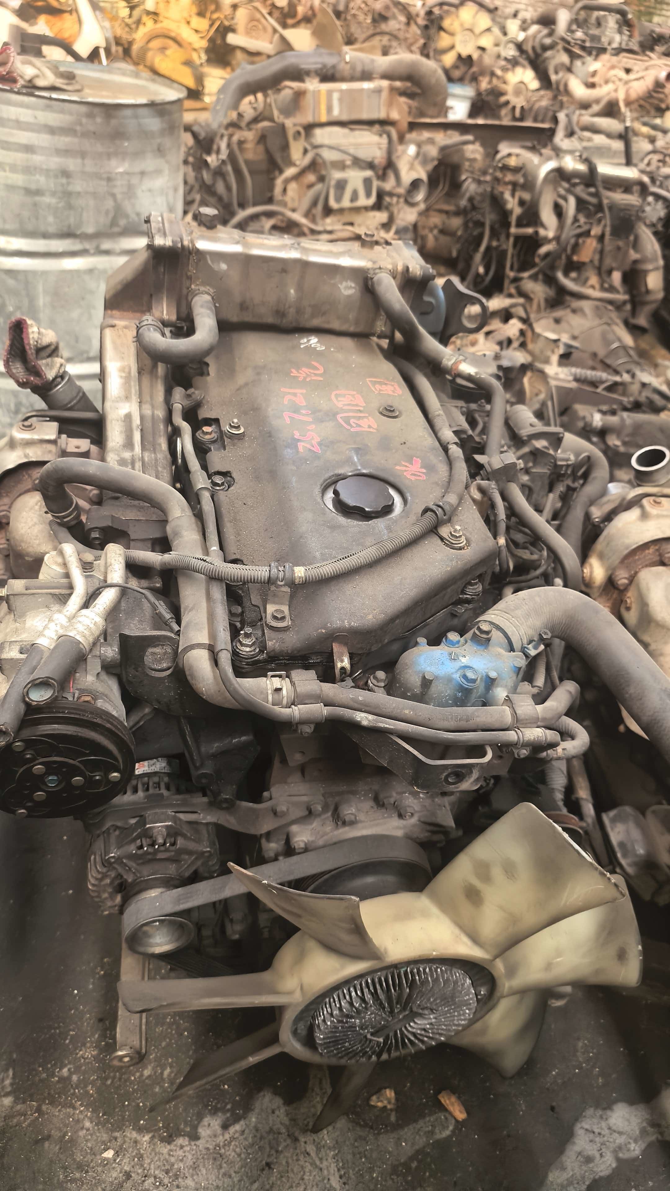 Used Genuine Isuzu 700P 4HK1 Complete Diesel Engine Assembly