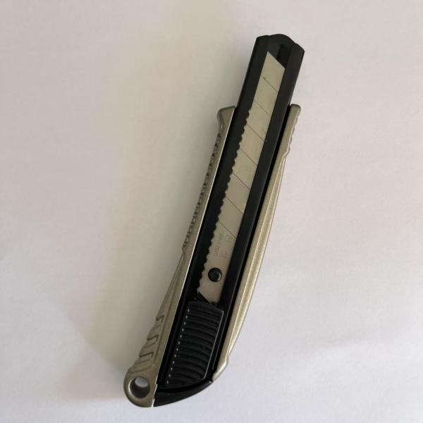 Locking Mechanism 18mm Drywall Utility Knife For Smooth Safe Slicing