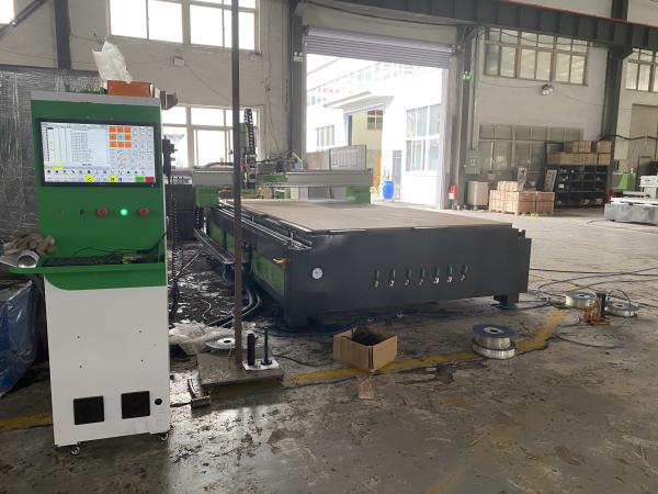Machine à graver des cartes en aluminium-plastique