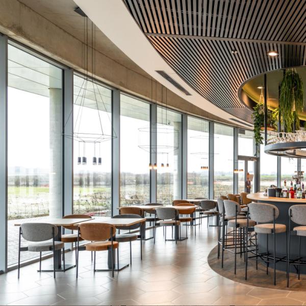 Cadre noir en acier en métal dinant le cafétéria 37x40x80cm de Cuhsion de velours de chaises