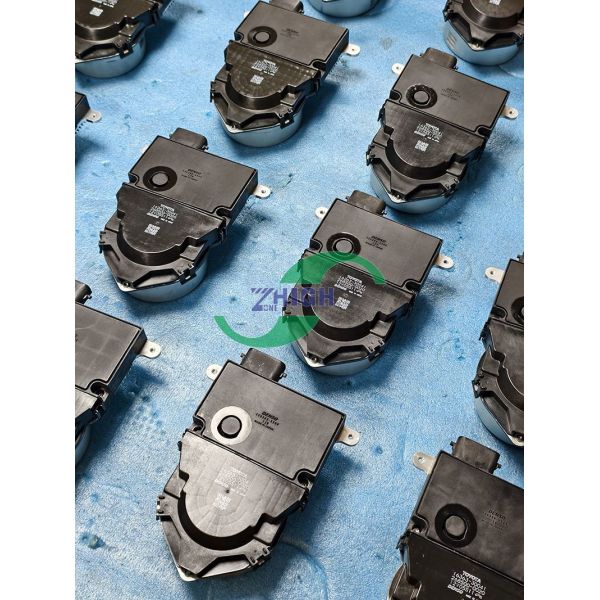 Radiator Cooling Fan Motor  16363-30041  268500-0020  TOYOTA HIACE REGIUSACE