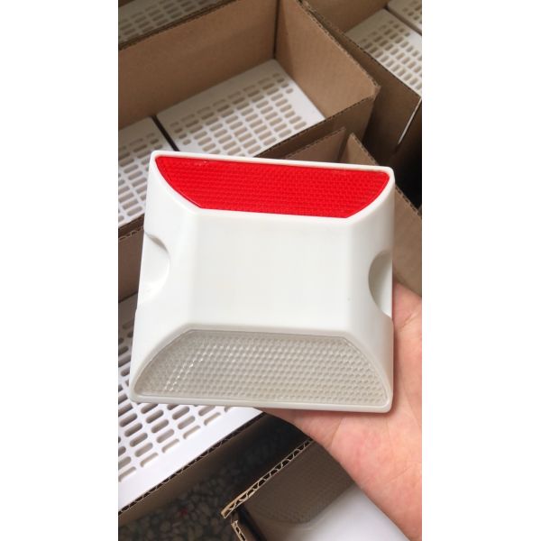 SLDD6 Beijing Roadsafe Tachas Cat Eye Reflective Road Studs ABS Plastic Reflectors Pavement Highway Markers Competitive Road Stud Marker
