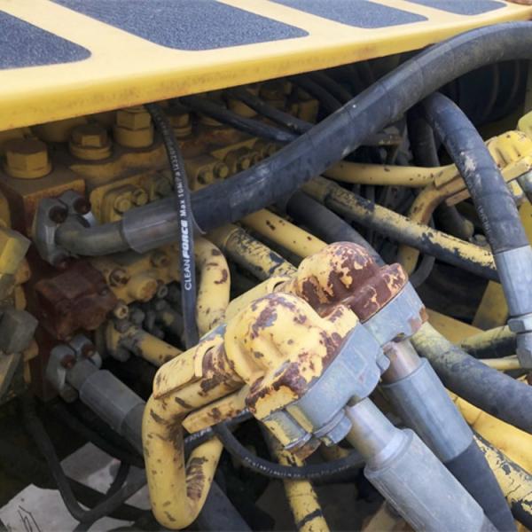 Komatsu PC 220-6 en buenas condiciones con piezas de Japón Modelo 2020 y potencia de 118 kW