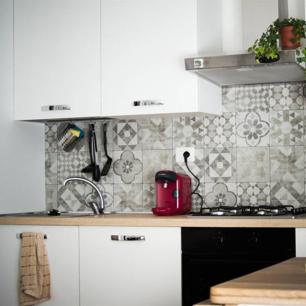 Apartment Used Modern White Cupboard Ghana Kitchen Cabinet Designs For Small Kitchens