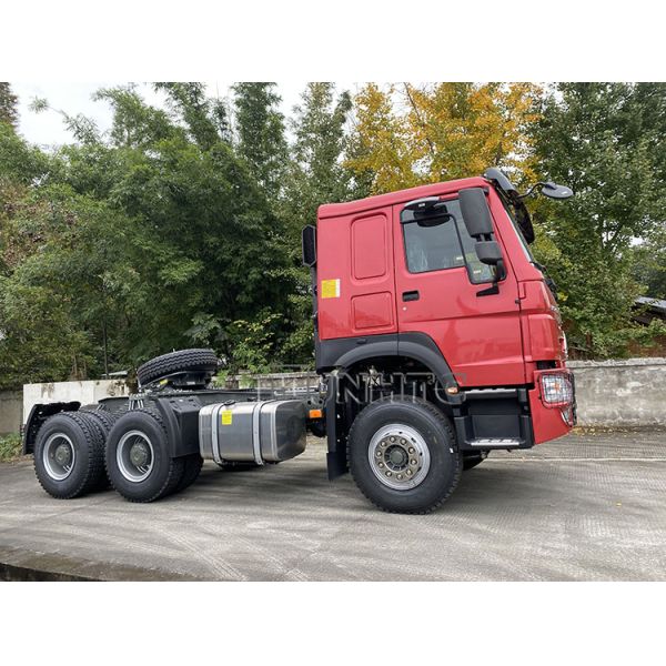 SINOTRUK Poids lourd livraison rapide camion tracteur Howo 371HP 6X4