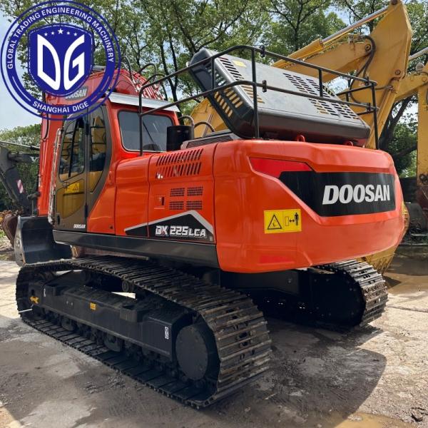 Excavateur Doosan DX225 utilisé équipement lourd fiable et abordable