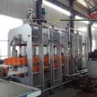 Presse de vulcanisation sous vide avec plaques chauffées