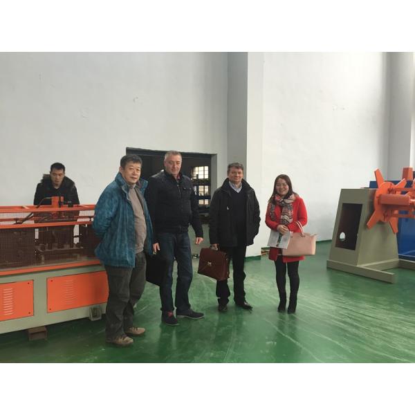 Покрасьте стальную прерывную производственную линию панели сэндвича Пу пены Китая для произведения панели стены крыши