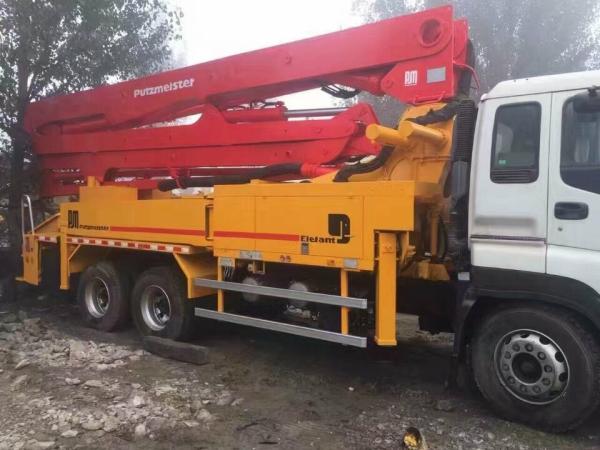 Maquinaria de construcción de segunda mano 36 metros Putzmeister bomba de hormigón usada en rojo