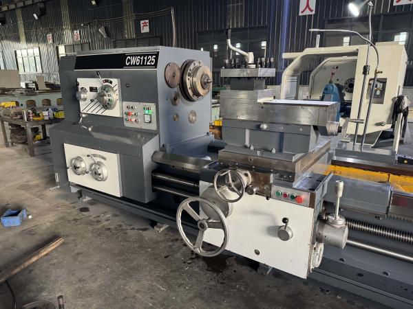 Precision Heavy Duty CNC Lathes for Large Diameter Turning Work CQW61110F Engine Lathes