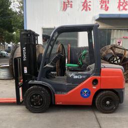 Toyota 8F 3 Ton Used Forklift With Diesel Engine 3m Lifting Height