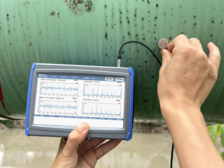 Dual-Channel Acoustic Emission Valve Leakage Detector