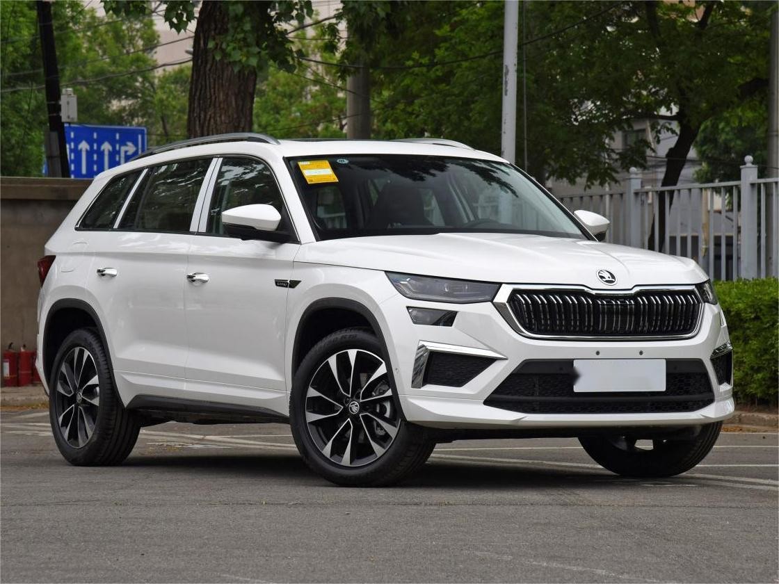 Skoda Kodiaq TSI380 7-местный 4WD TOP версия бензиновый автомобиль мобильный телефон беспроводное зарядка панорамное изображение
