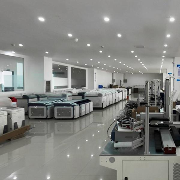 Metal Sheet And Tube Laser Cutting Machine 2000W 3000W For Instrument Profiled Cutting