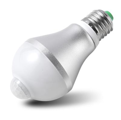 Powered PIR Sensor Light Bulb Automatically Turn On E27 PIR Bulb