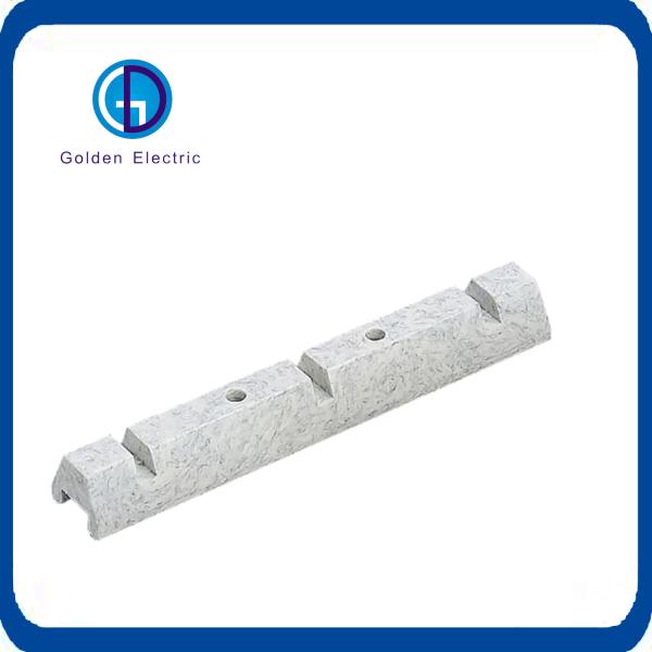 Profundidade de parafuso de 6-10 mm Isolador de tipo A Insulador de plástico Porta-suportes EL Busbar Insulator