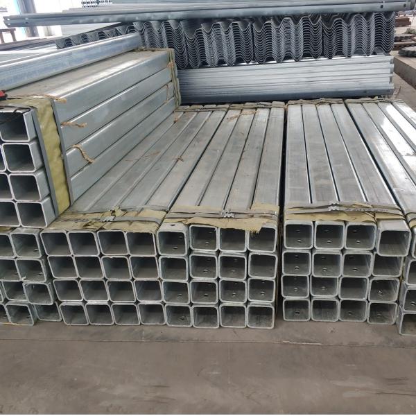 Безопасность дорожного движения Долговечность Время ограждения 4x4 Зацинкованные квадратные трубы Металлический забор пост