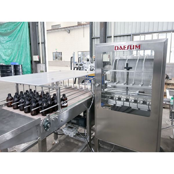 250-500ml Fully Automatic Small Bottle Filling Machine with SS304/SS316 Construction and 1000-2000 BPH Speed