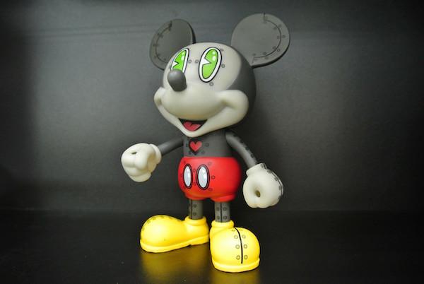 Micky Mouse Character Collectible Vinyl Figures For Promotion Gift Grey Color