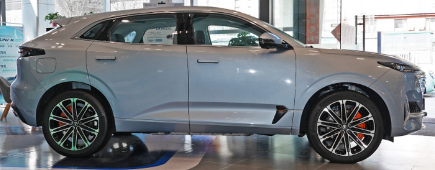 Средний размер 2023 Changan UNI-K умный электрический IDD 1.5T 135km Zhiku PHEV SUV