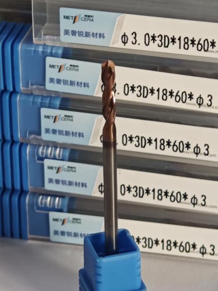 Outil de découpe de carbure revêtu de revêtement 3D/5D G-External Coolant Drill φ3.0 x 3D x 18 x 60 x φ3mm