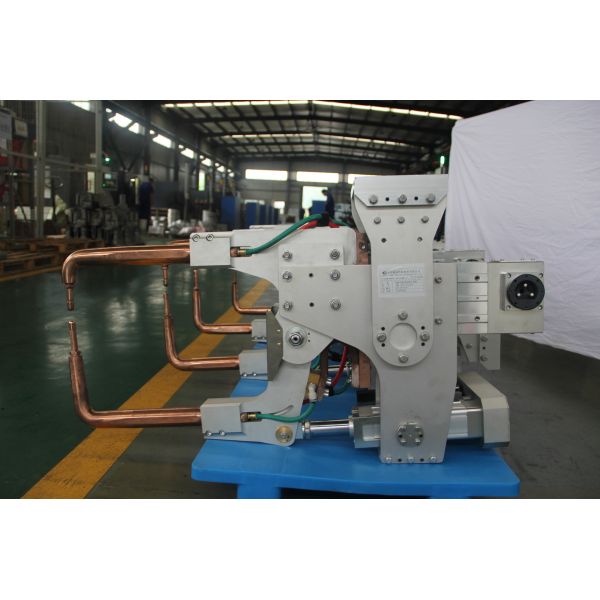 Automatic C Type Robotic Spot Welding Gun Automotive Resistance