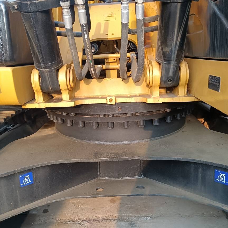 Эксплуатационный экскаватор CAT305CCR Мощность ведра 0,08 м3 Мощность двигателя 35 кВт Эксплуатационный экскаватор