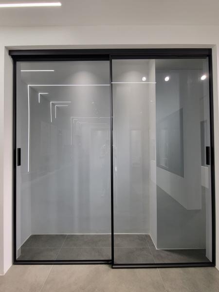 Portas de vidro de deslizamento de alumínio fácil instalação Portas de alumínio revestidas de anodizado / pó