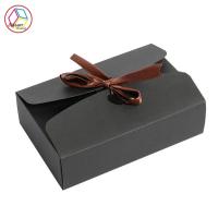 O queque de papel preto encaixota CMYK de papel fino Pantone que imprime a inserção do ANIMAL DE ESTIMAÇÃO