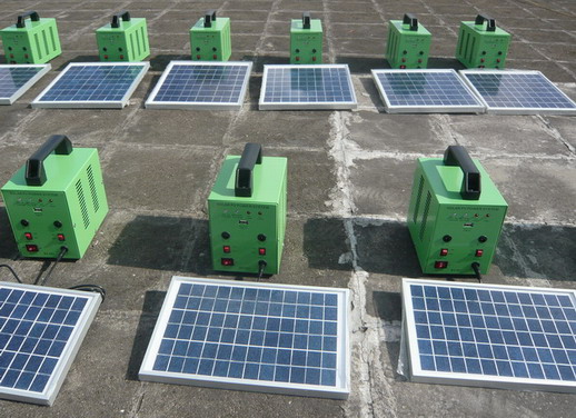 Easy to operate Portable Solar Power Generators CE & RoSH Certificate
