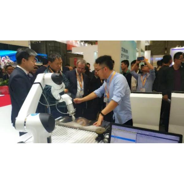 6 Axis Robot Arm Of HAN's Mig Welding Robot  Clamping Jaw And Cobot Robot