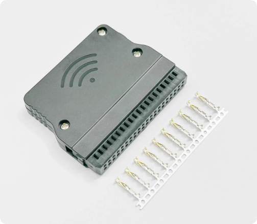 PLC Horn Plug Servo Motor Connector with 1000V Voltage Rating, Silver and Gold-plated Pins, Panel and Cable Mount Options