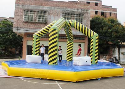 Do jogo inflável do Wipeout de Wrecking Ball do desafio da luva conjunto fácil