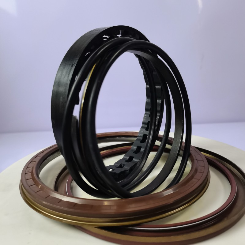 Manufacturer Wholesale Original Parts FAW Truck 125/126.3*152.3/123.6*148*8.1 Rear Wheel Oil Seal Eight-piece Set