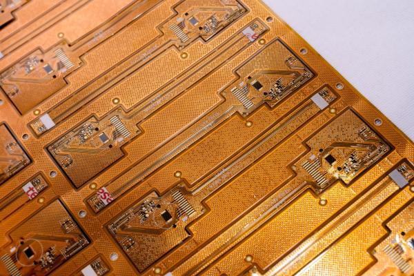 電子FPCB用電気コネクタまたはHDIコネクタインターフェースまたはプラグコネクタ