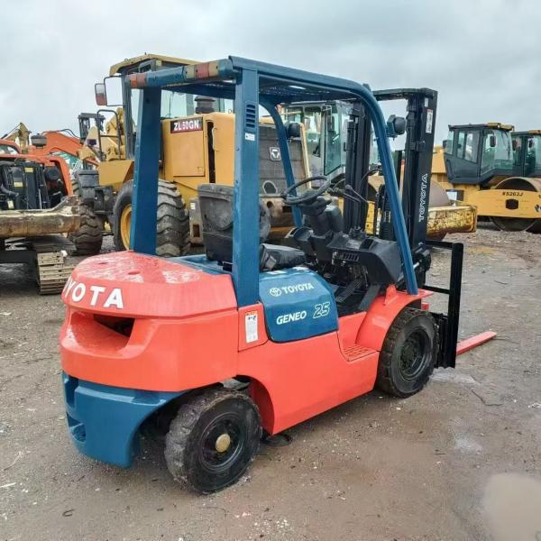 Used Toyota 7F 2.5-Ton Diesel Forklift with High-Performance Engine and Sturdy Metal Build for Smooth Factory and Port Loading/Unloading