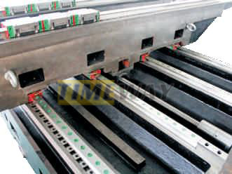 accuracy BT-50 Spindle Taper Vertical Machining Center for Advanced Machining