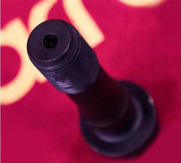 Tornillo de biela de repuestos para camiones de alta calidad: el motor y los accesorios SINOTRUK perfectos para satisfacer sus necesidades.