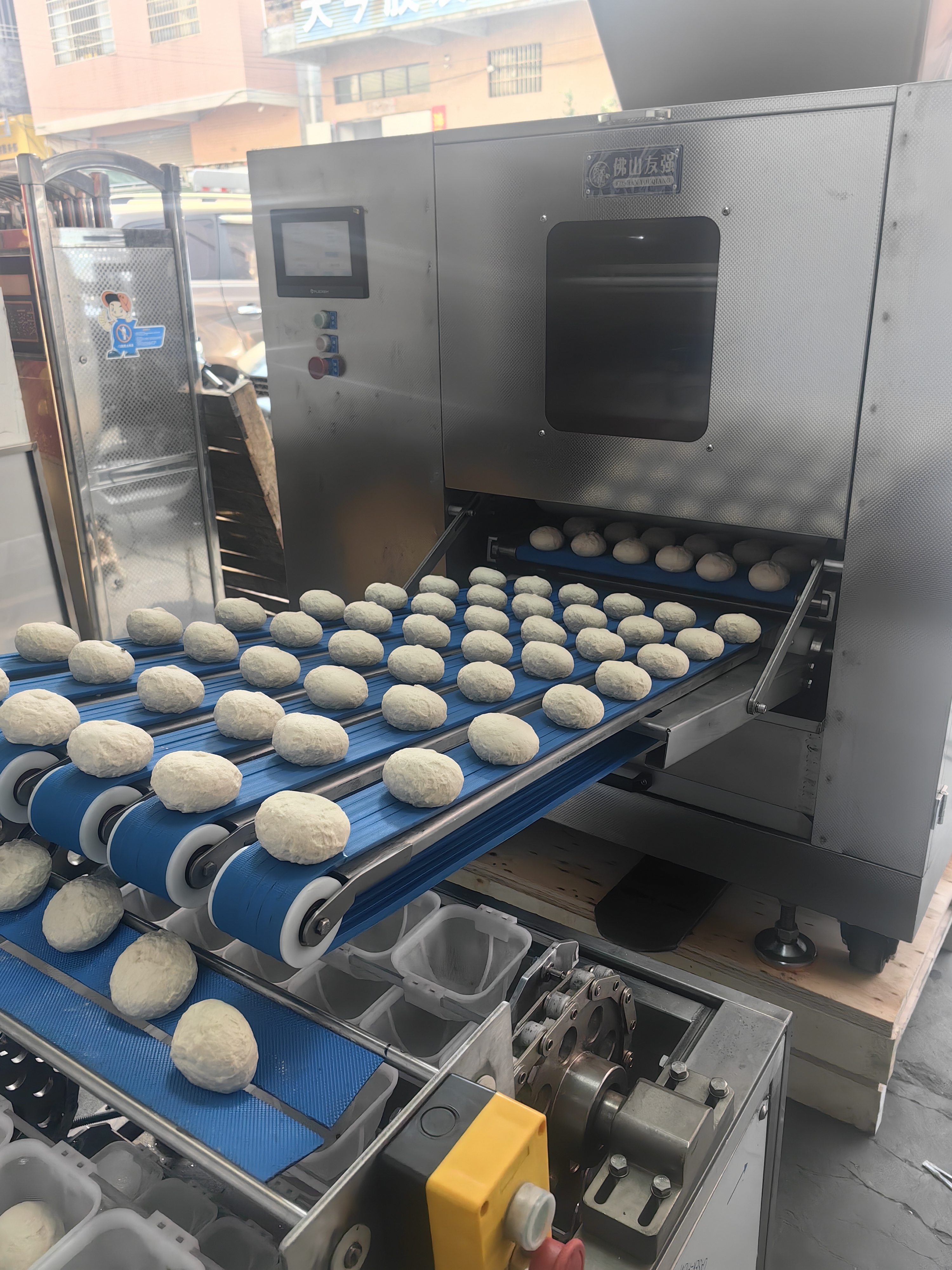 30-110g Adjustable High Efficiency Dough Divider Rounder Machine