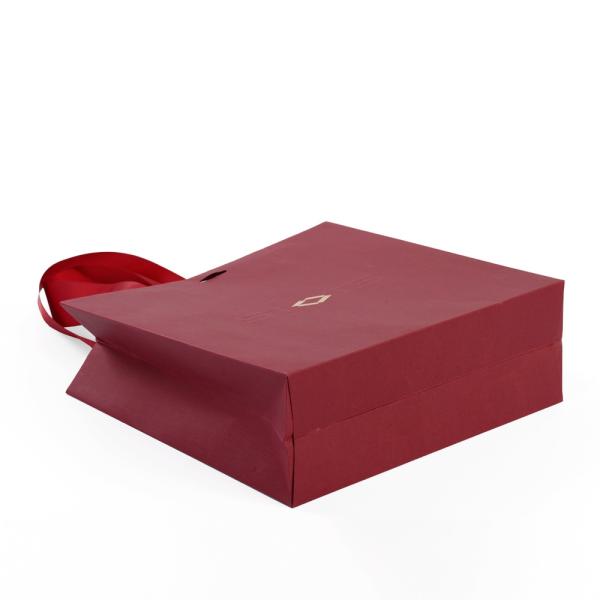 Red Spot UV 250gsm Paper Shopping Bag With Gold Foil Logo