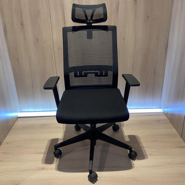 Стулья t вспомогательного офиса сетки эргономические - подлокотник формы вращаясь